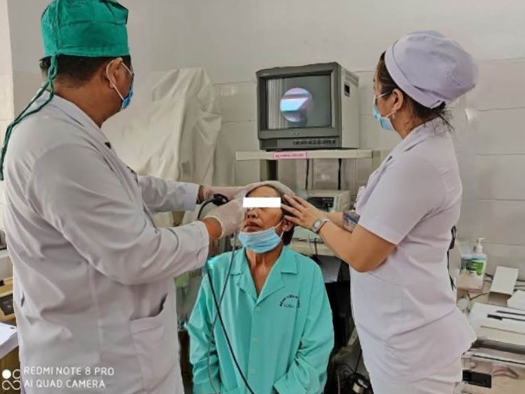 Bác sĩ Xoàn khám bệnh tai mũi họng tại Tây Ninh